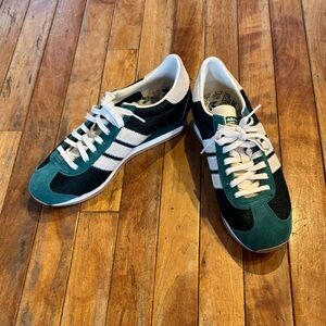Adidas Women’s Country OG Dark Green and White Sneakers